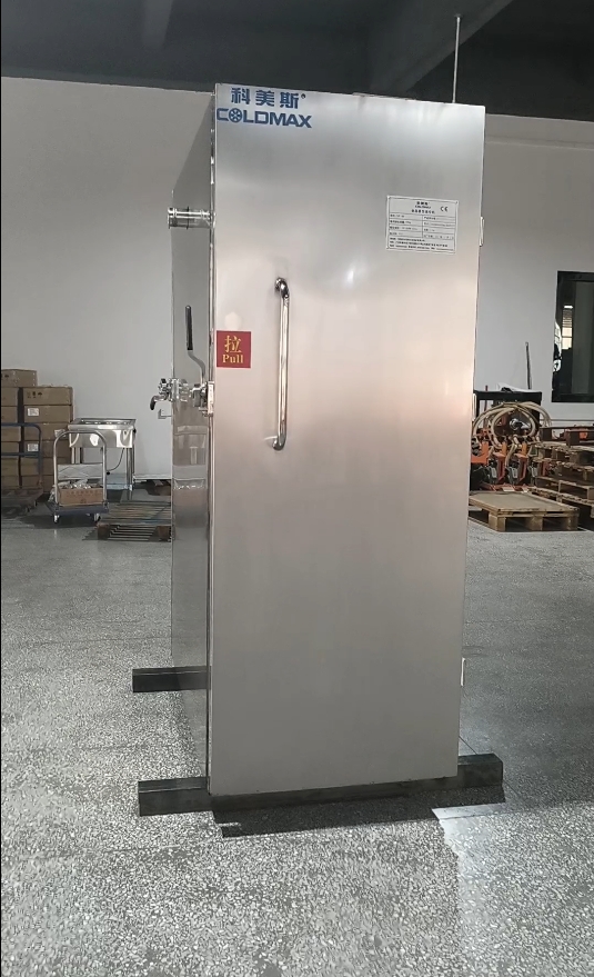 上?？蛻舳ㄖ?0KG熟食真空速冷機(jī)出貨！